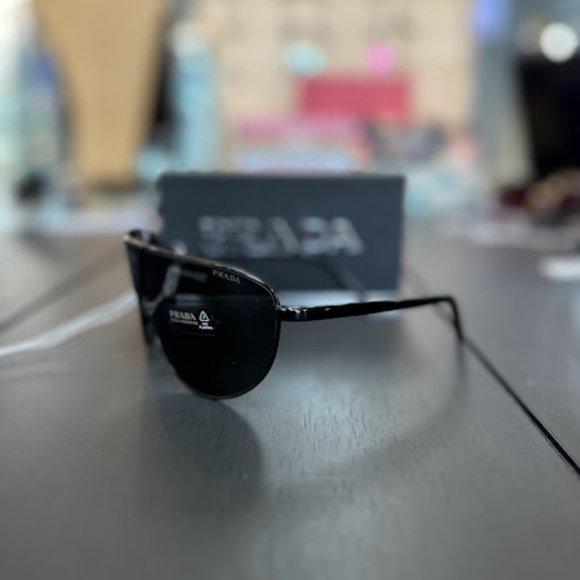 Prada Runway sunglasses PR69ZS - Picture 2 of 3